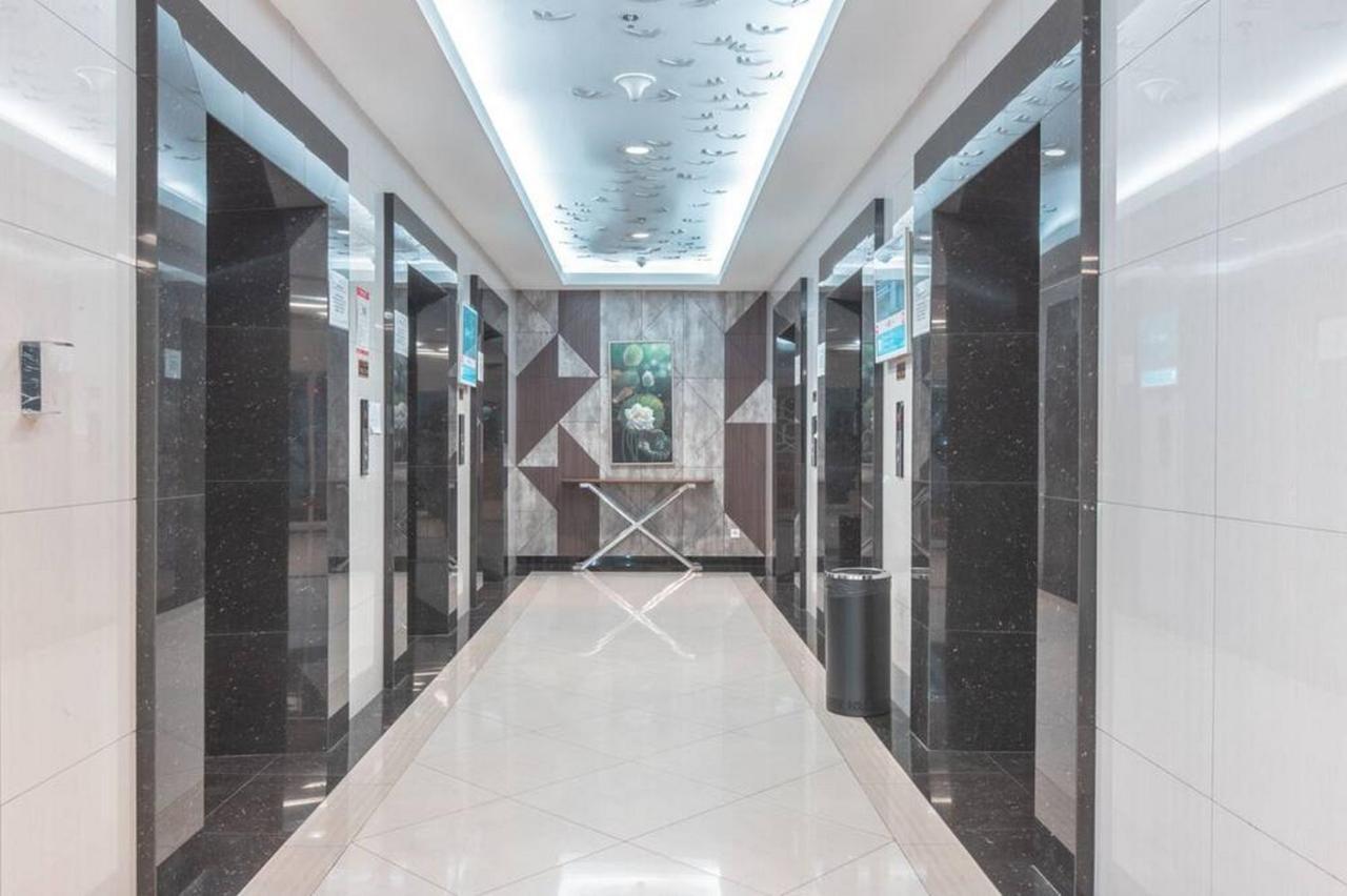 Redliving Apartemen Grand Kamala Lagoon - Pekayon Tower Barclay North Bekasi Bagian luar foto