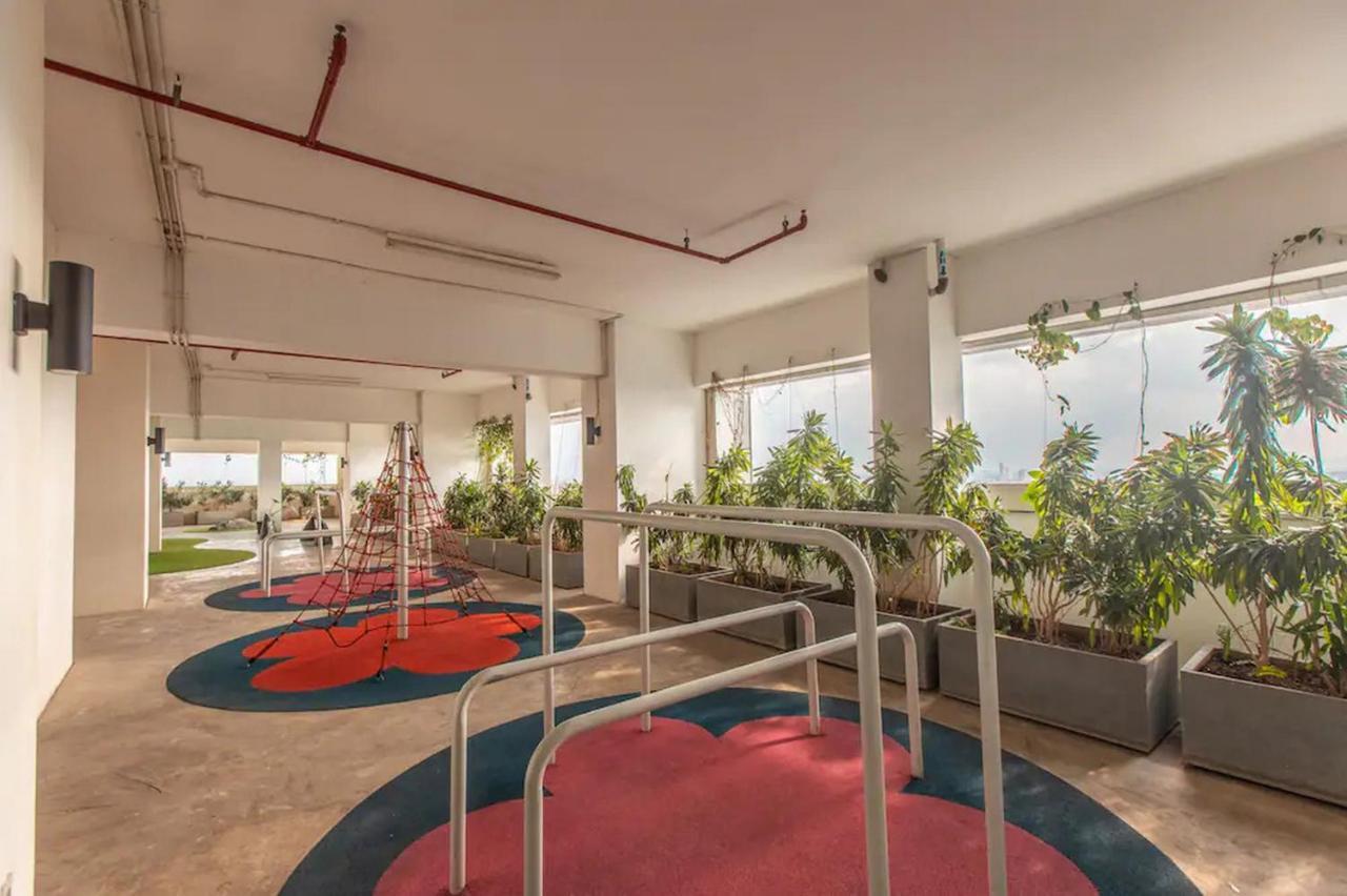 Redliving Apartemen Grand Kamala Lagoon - Pekayon Tower Barclay North Bekasi Bagian luar foto